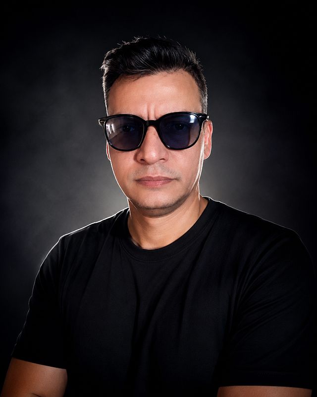 Mark Souza, DJ e produtor de música eletrônica